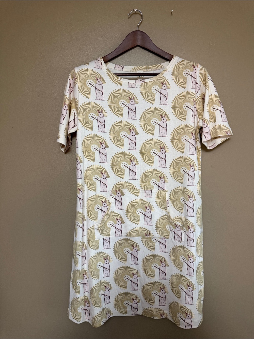 NWT Kate Quinn Cream Graphic Shift Dress with Magic Bunny Rabbits